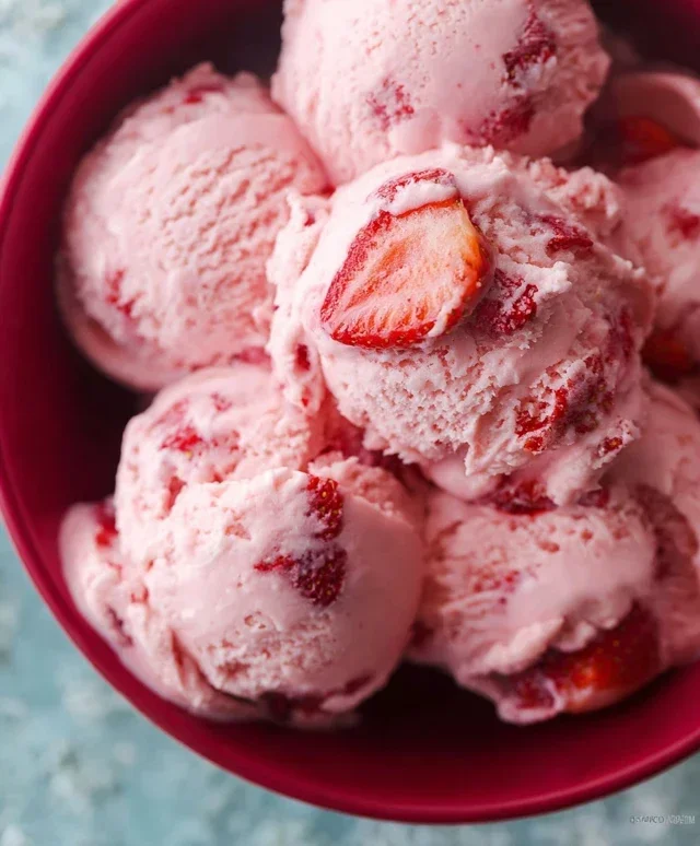 Homemade Strawberry Ice Cream