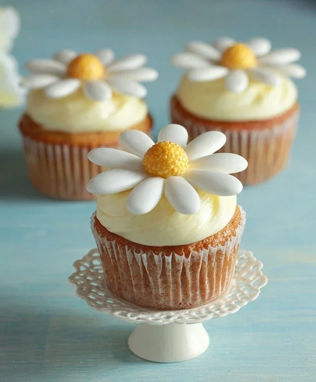 Super Cute Daisy Cupcakes