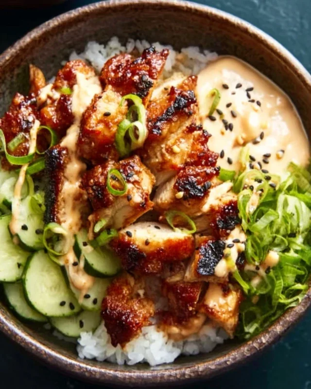 Spicy Honey-Gin Extract Extractger Chicken Bowls with Yum Yum Sauce