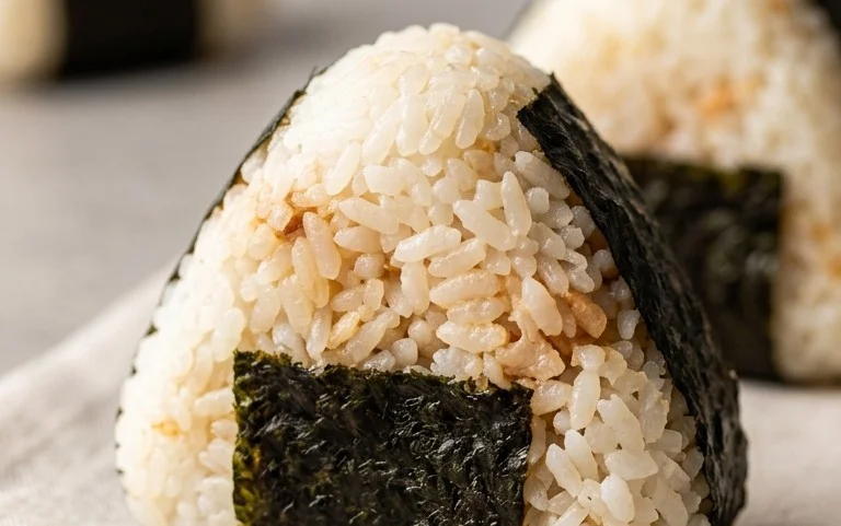 15-min. Easy Japanese Tuna Onigiri